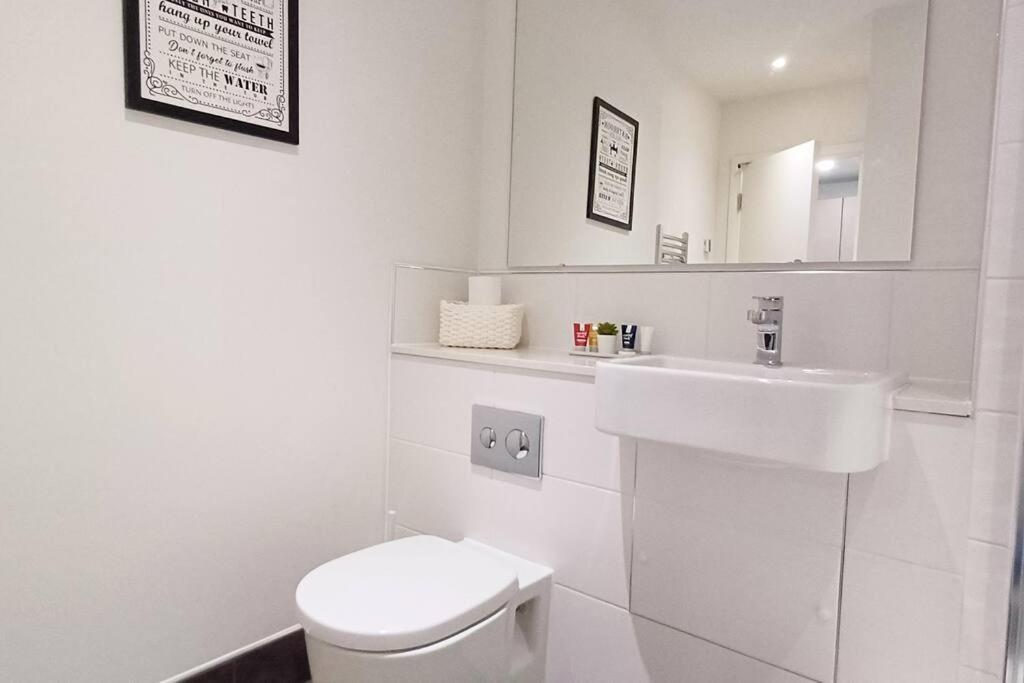 Stylish Modern 1Bed Apartment In Bedford Exterior photo